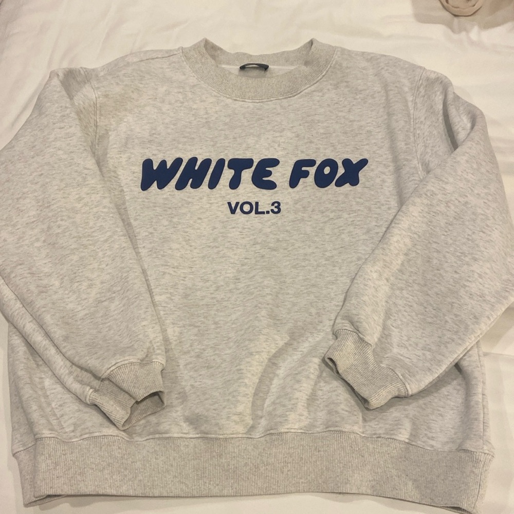 WHITE FOX super soft lightly worn crew neck *willing to negotiate price